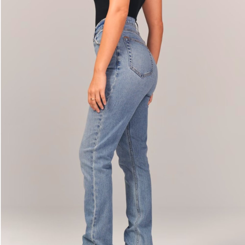 Abercrombie & Fitch Women's Straight Leg Jeans - Light Blue - Picture 3 of 7